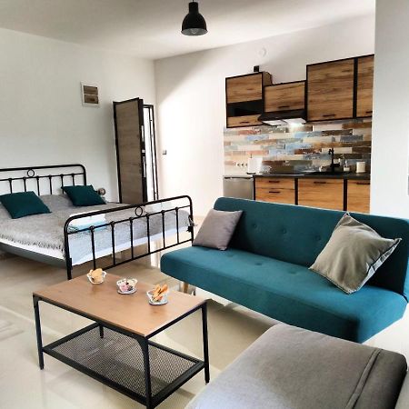 Anchor House Apartment Волос Екстериор снимка